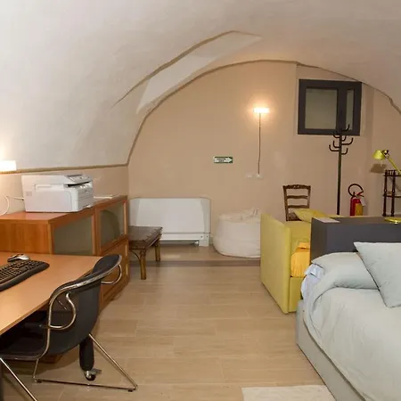 Monticelli Apartment *