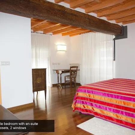 Monticelli Apartment